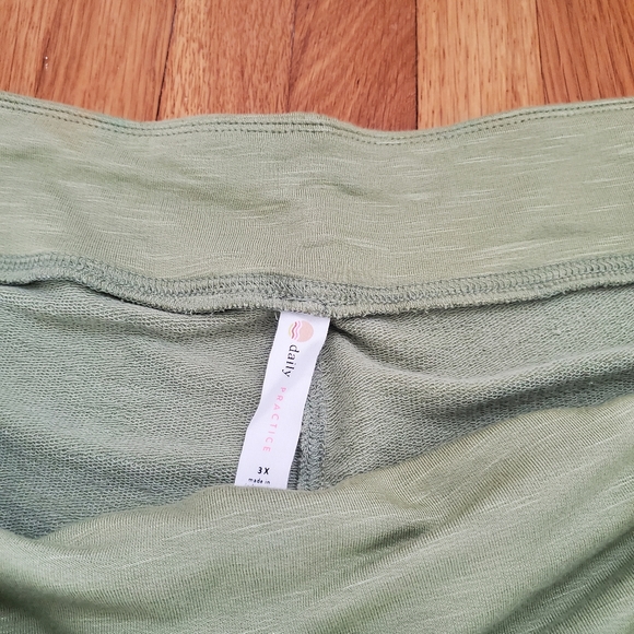 Anthropologie NWT Daily Practice Fitted Corset Shorts Moss Green Size 3XL - Picture 3 of 5